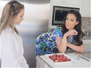 Kimmy Granger gets seduced by sumptuous manager Jelena Jensen