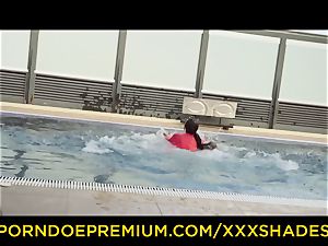 hard-core SHADES - Latina with phat backside in gonzo pool bang-out